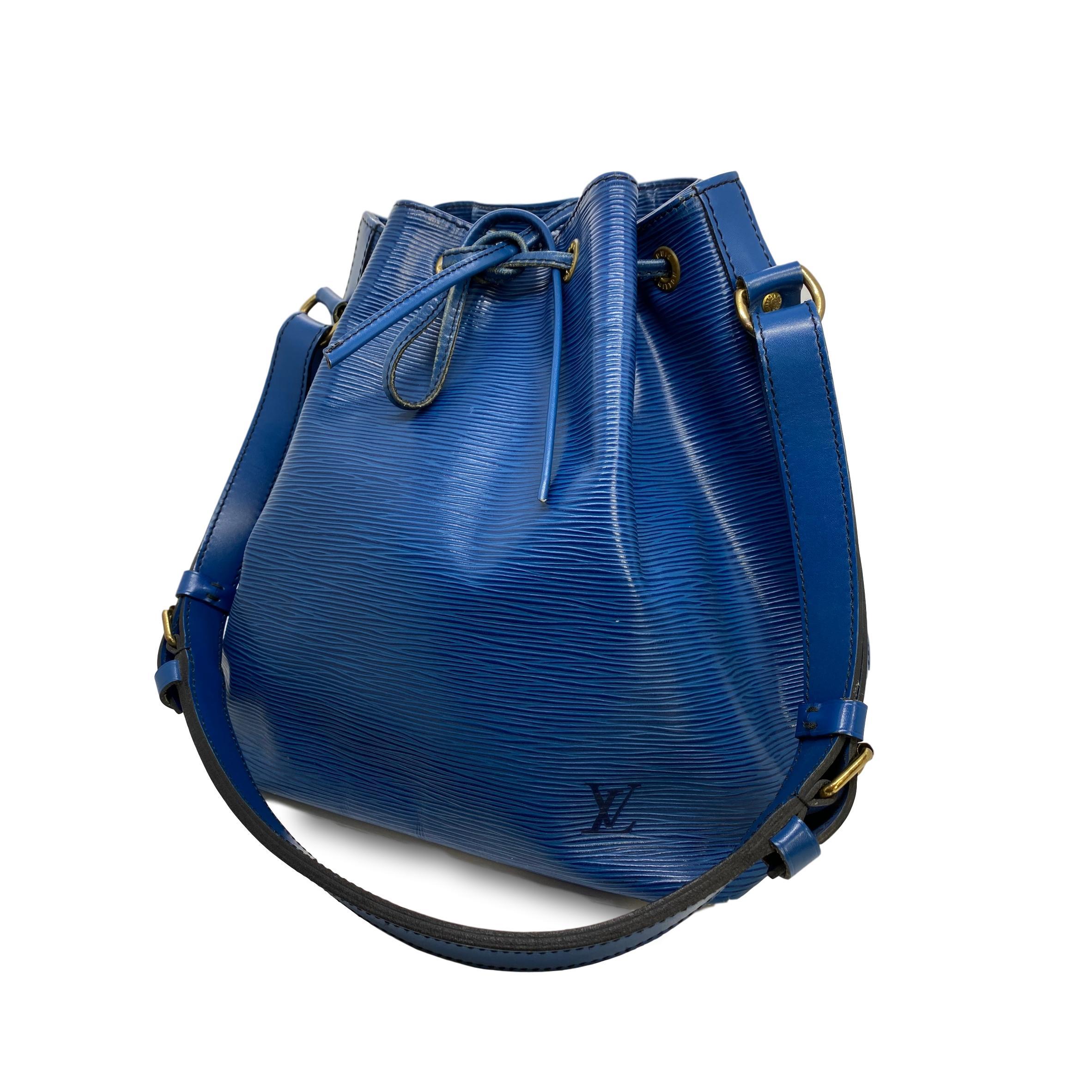 louis vuitton blue bucket bag