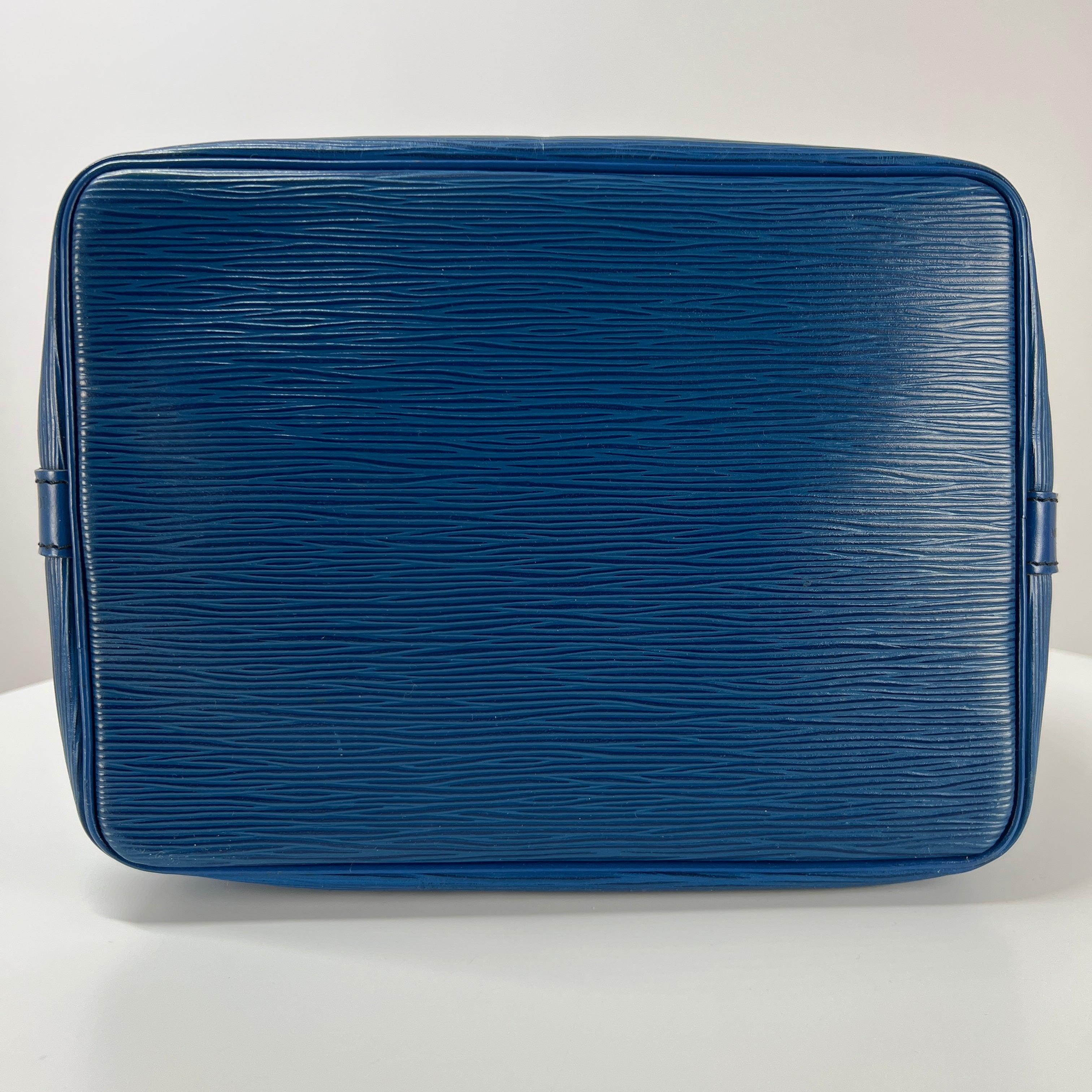 Louis Vuitton Noé PM Borsa a tracolla in pelle Epi Blu 1990 in vendita 6