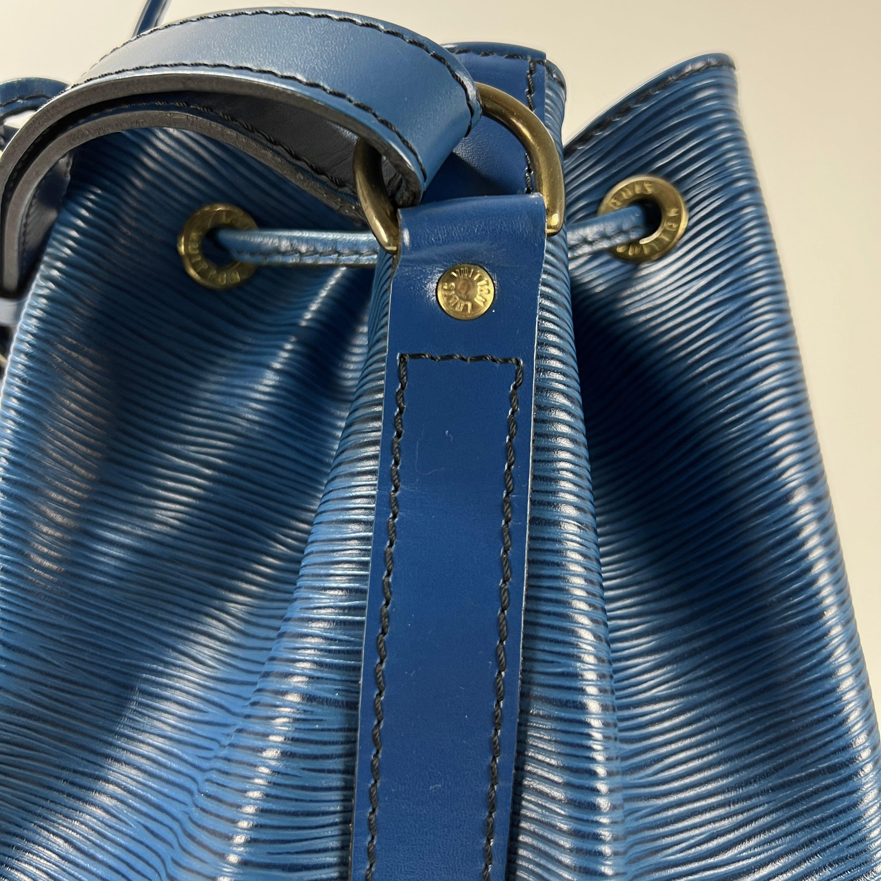Louis Vuitton Noé PM Borsa a tracolla in pelle Epi Blu 1990 in vendita 5