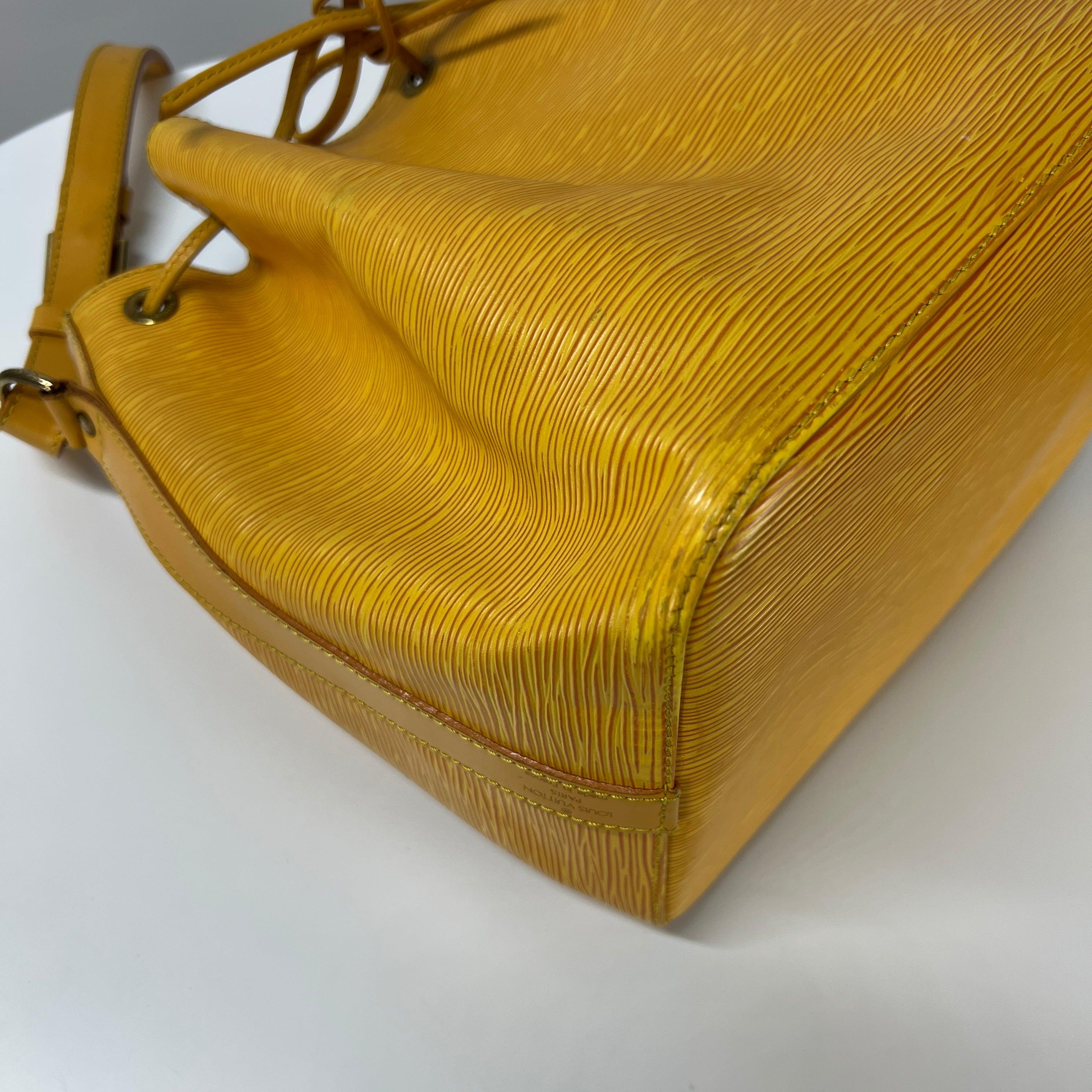 Louis Vuitton Noé PM Shoulder Bag Epi Leather Yellow 1995 en vente 6
