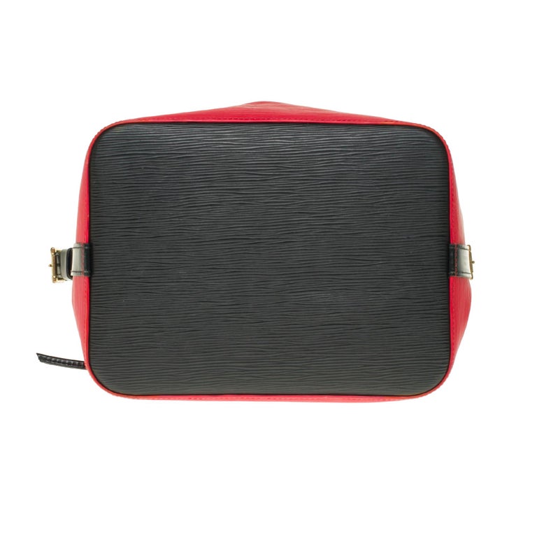 Louis Vuitton Noé PM shoulder bag in red & black epi leather, gold hardware For Sale 4