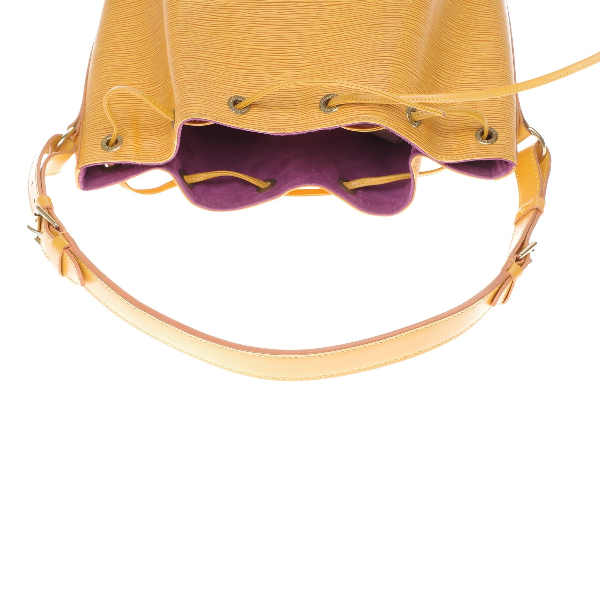 Louis Vuitton Noé PM shoulder bag in yellow epi leather, gold hardware 3