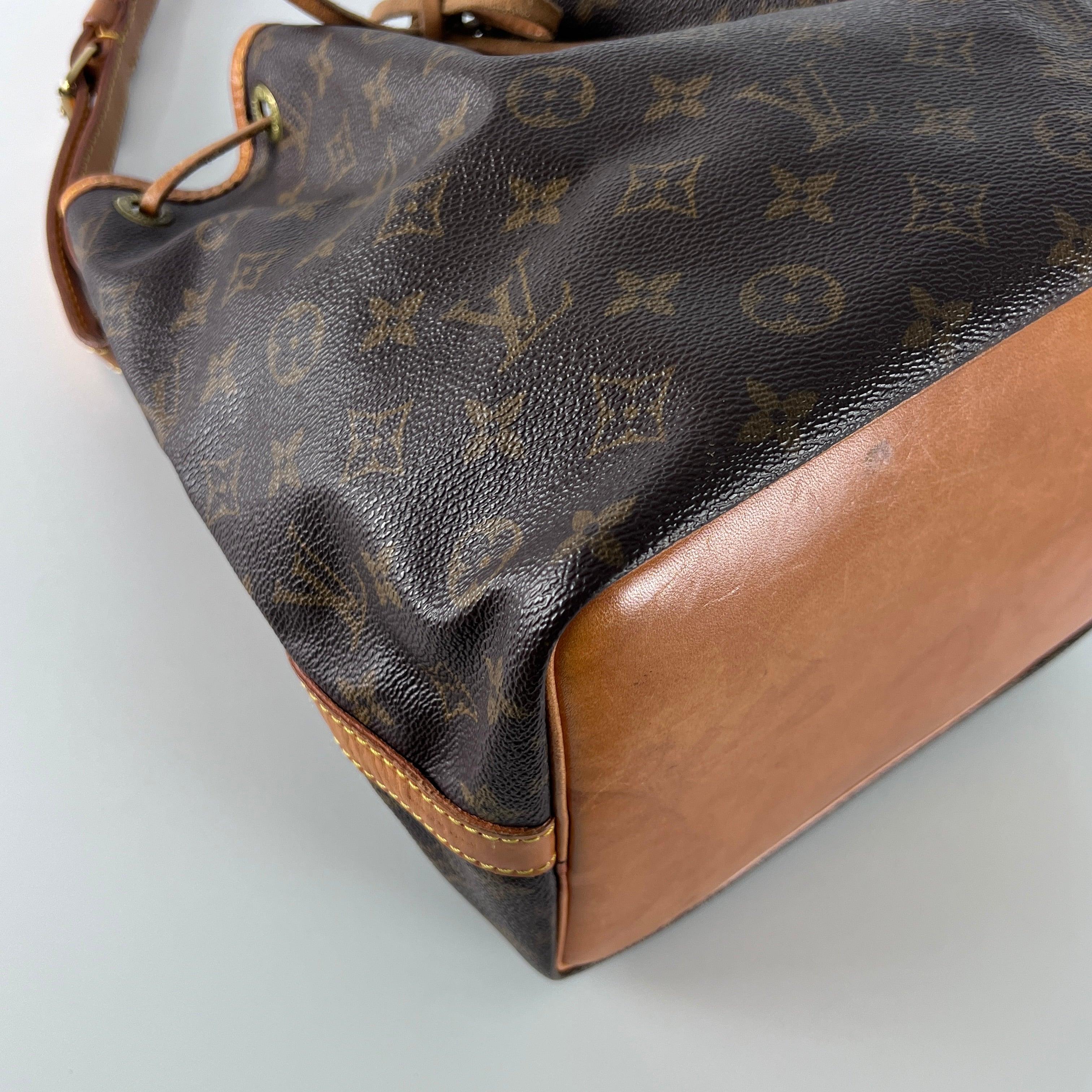 Louis Vuitton Noé PM Shoulder Bag Monogram Canvas Silver 1994 en vente 5