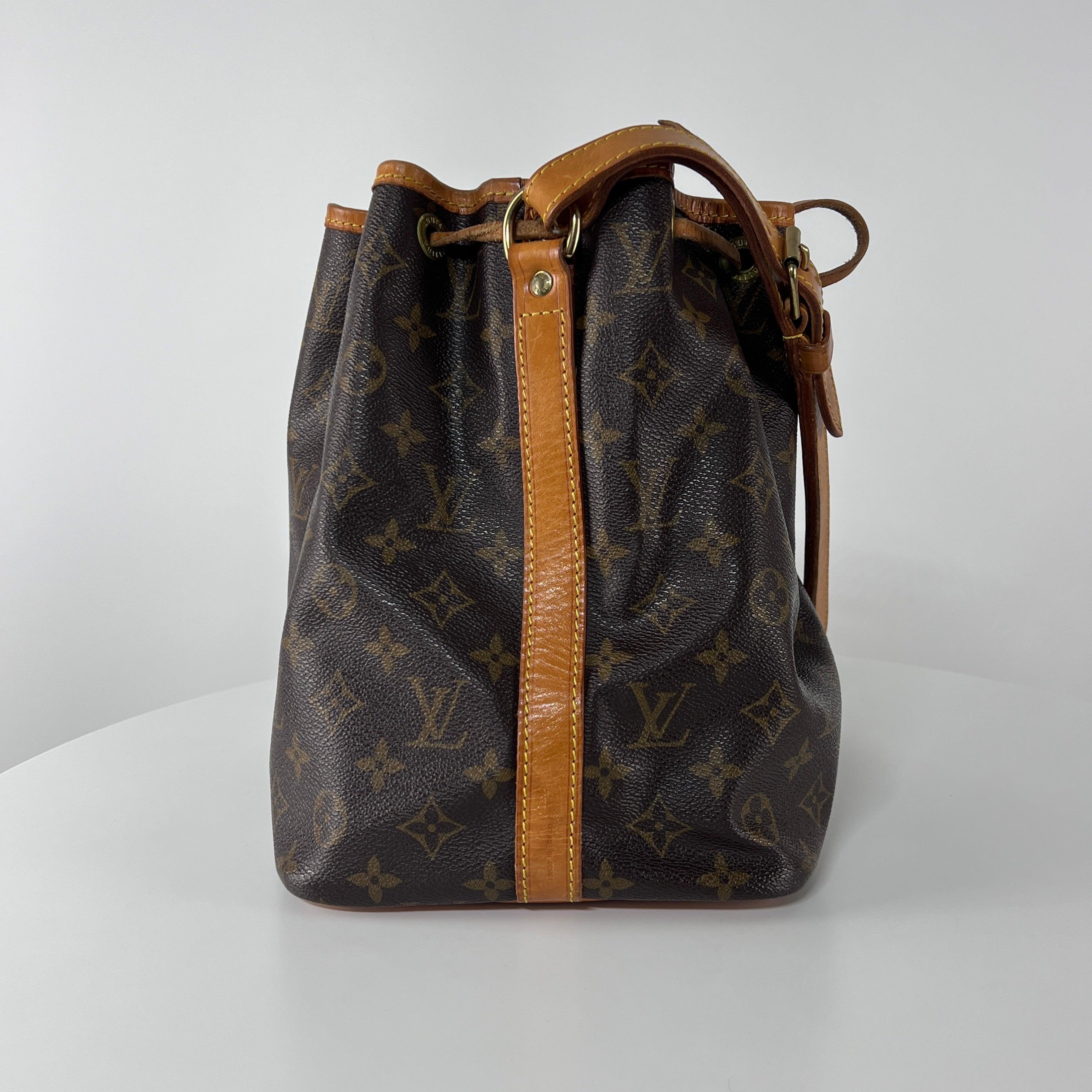 Louis Vuitton Noé PM Shoulder Bag Monogram Canvas Silver 1994 en vente 1