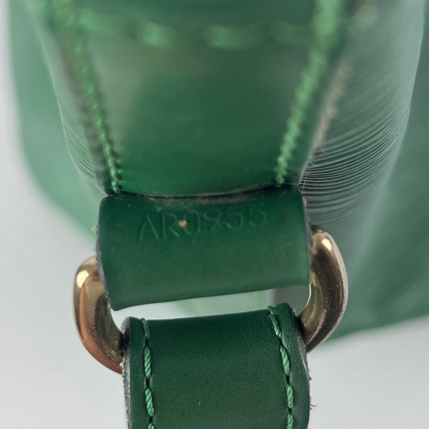 Louis Vuitton Noé Shoulder Bag Epi Leather Green Gold 1995 in vendita 3
