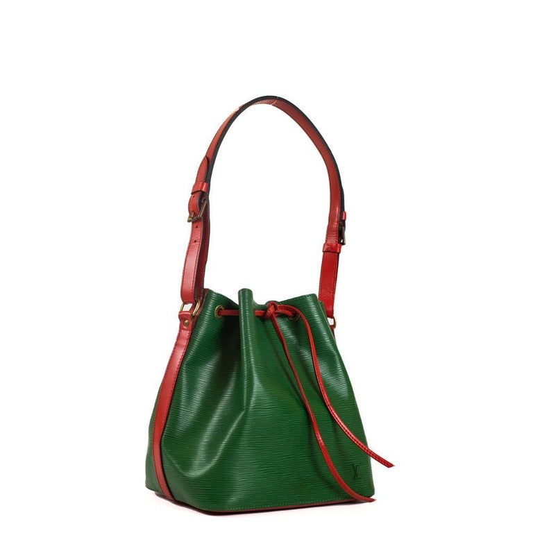 LOUIS VUITTON Noé Shoulder bag in Green Leather at 1stDibs