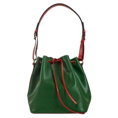 LOUIS VUITTON Noé Shoulder bag in Green Leather