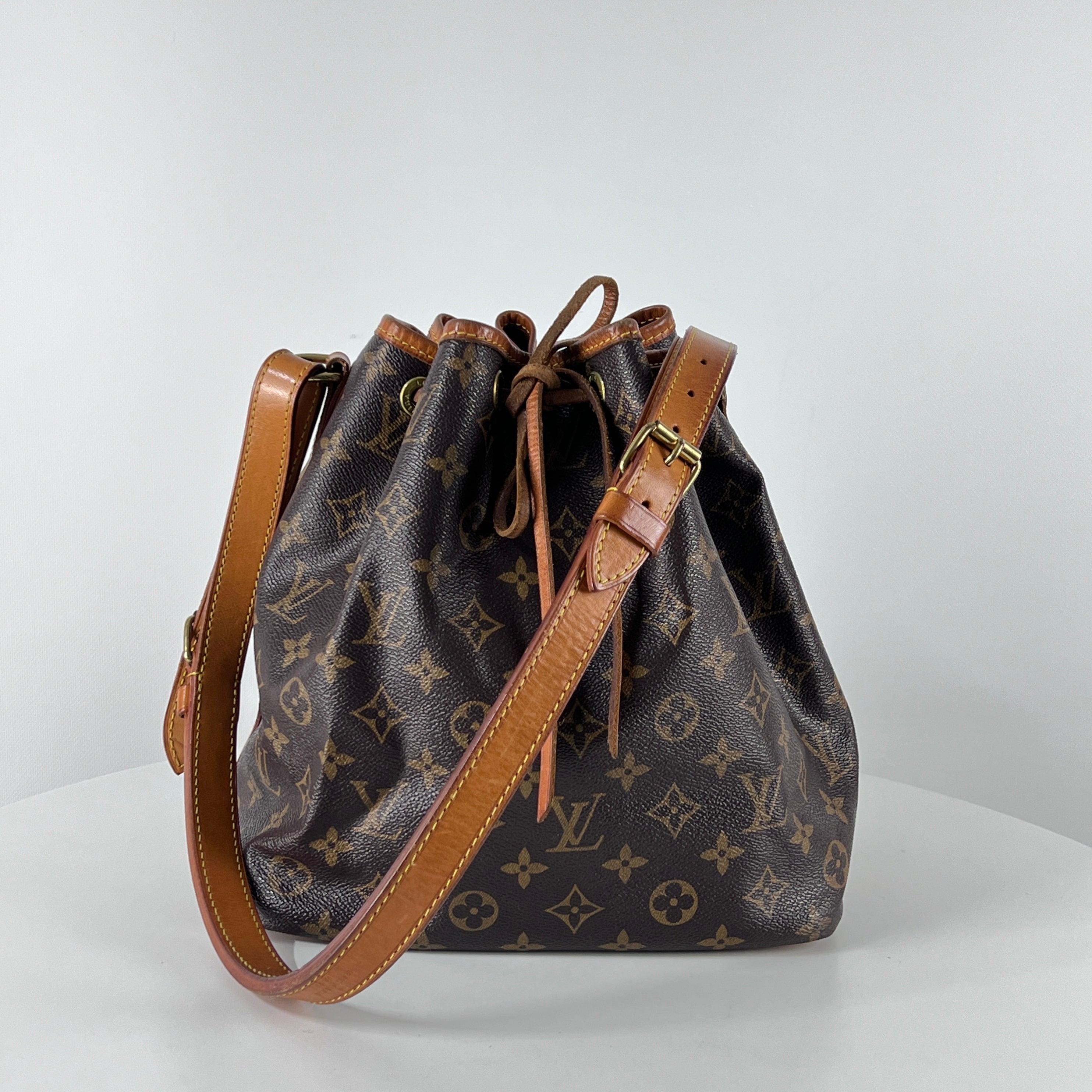 Noir Louis Vuitton Noé Shoulder Bag Monogram Canvas Brown 1990s en vente