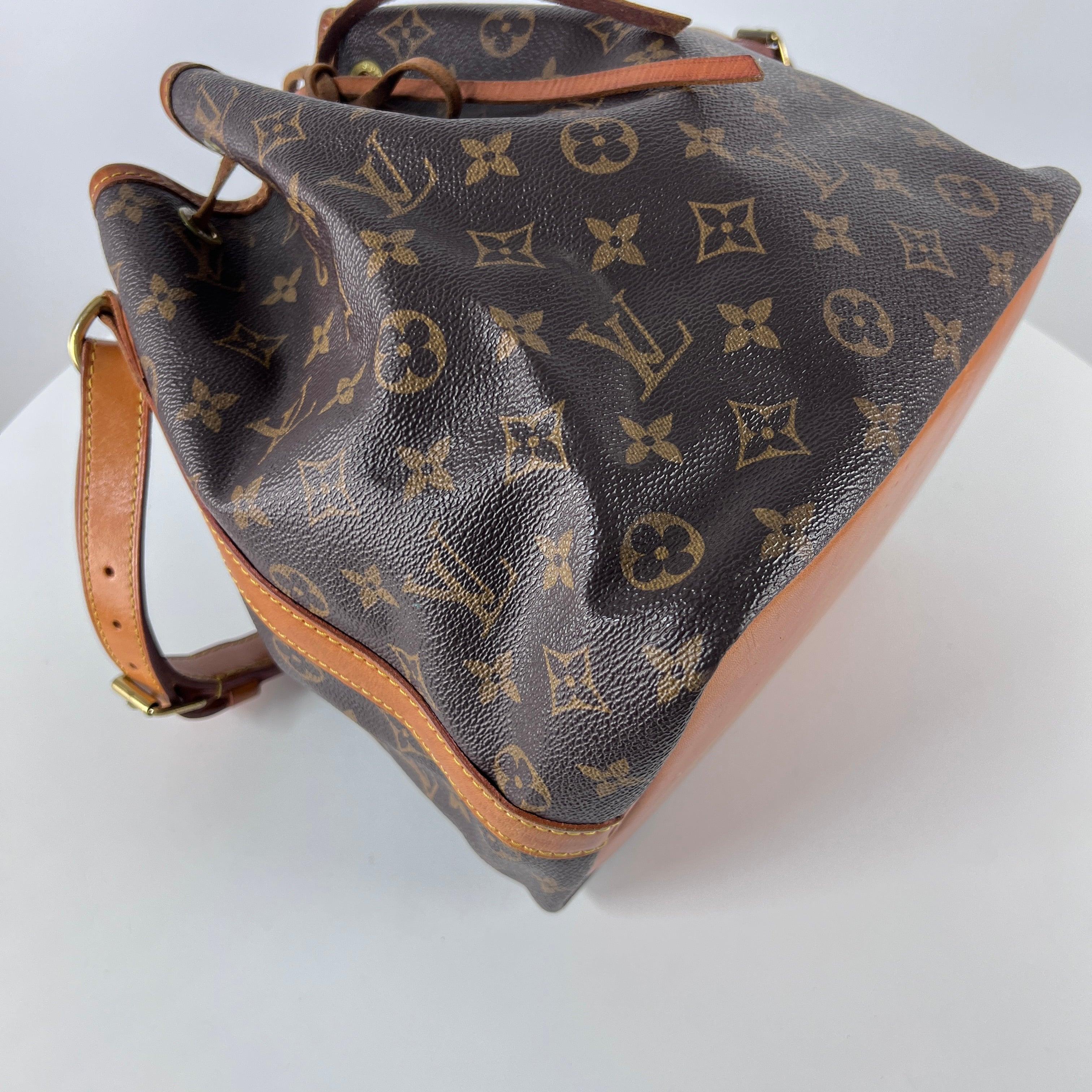 Louis Vuitton Noé Shoulder Bag Monogram Canvas Brown 1990s en vente 3