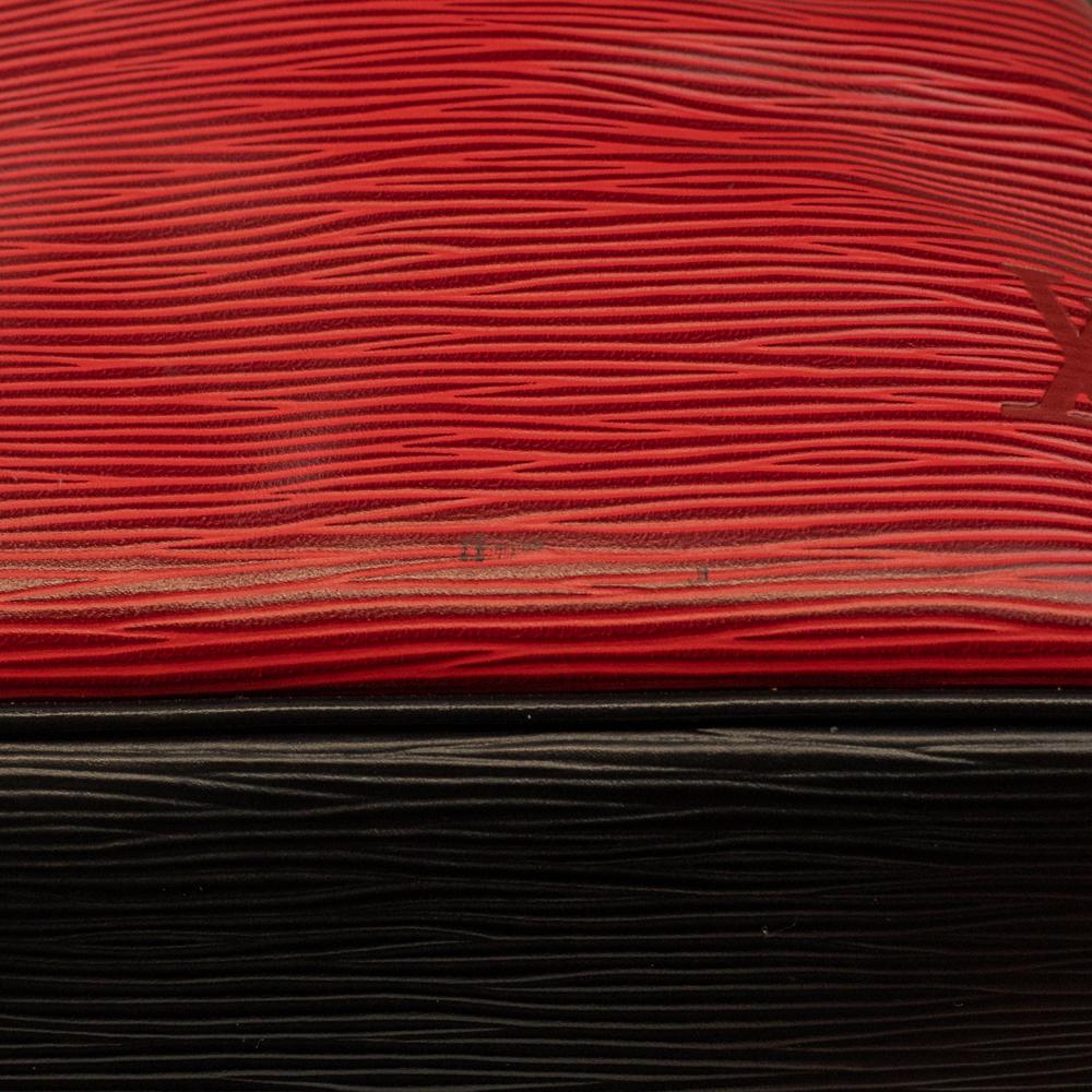 LOUIS VUITTON, Noé Vintage in red épi leather For Sale 6