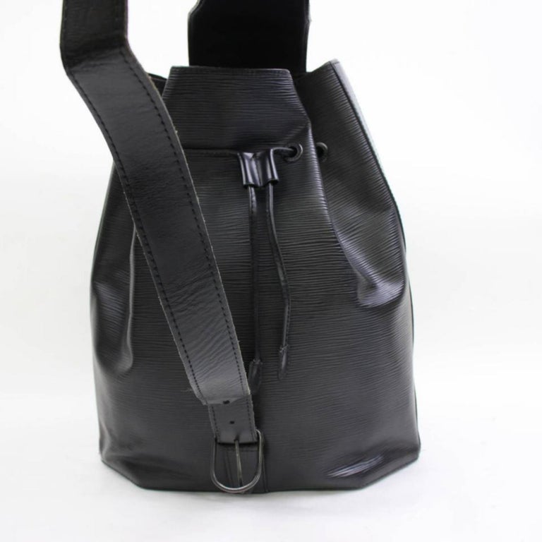 Louis Vuitton Noir Sac A Dos Sling 868439 Black Leather Backpack For Sale at 1stdibs