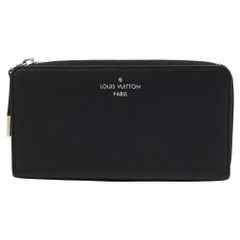 Louis Vuitton Noir Veau Cachemire Leather Comete Wallet
