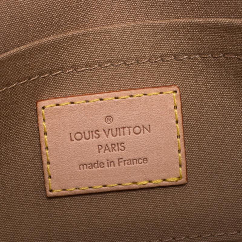 Louis Vuitton Noisette Monogram Vernis Malibu Street Clutch Bag In Good Condition In Dubai, Al Qouz 2