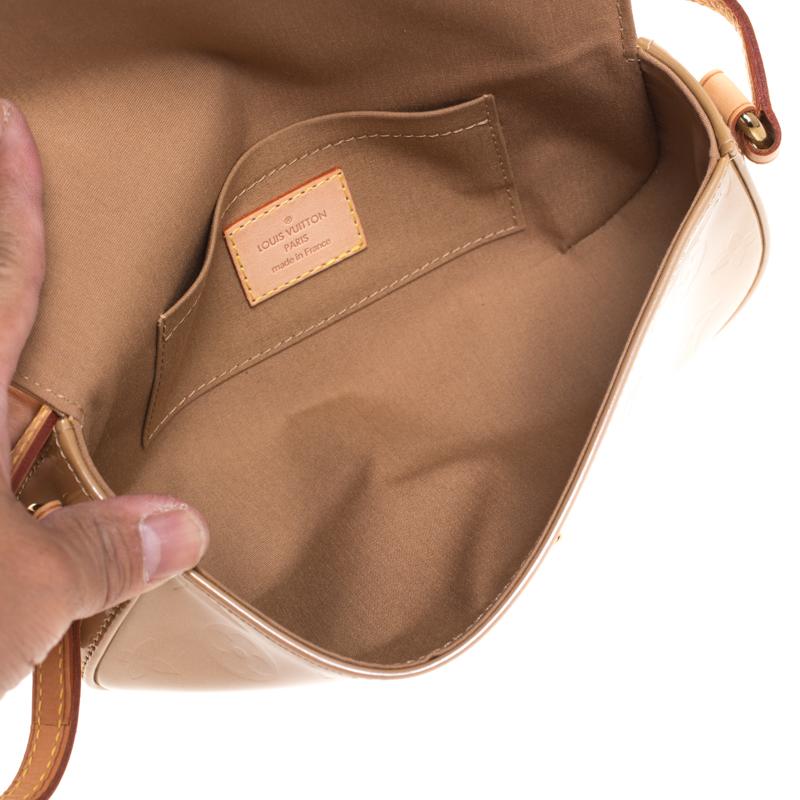 Women's Louis Vuitton Noisette Monogram Vernis Malibu Street Clutch Bag