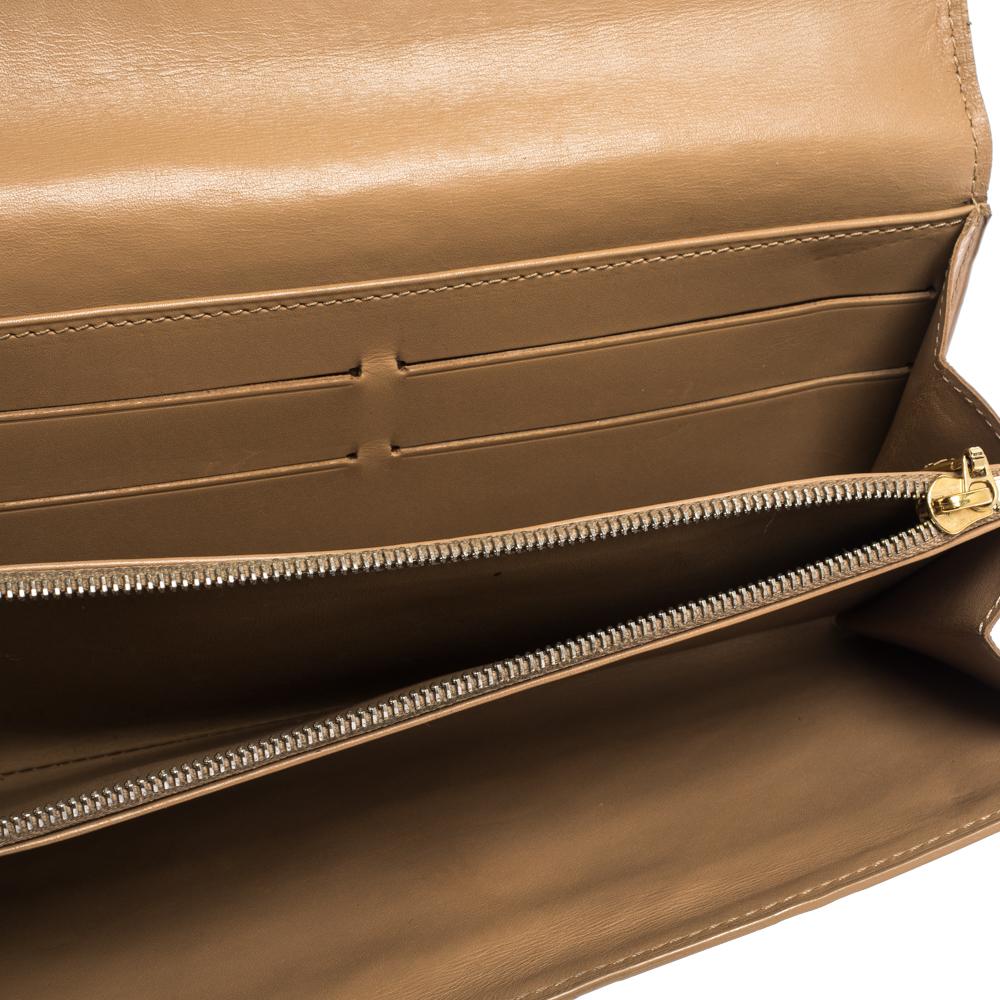 Louis Vuitton Noisette Monogram Vernis Sarah Wallet 2