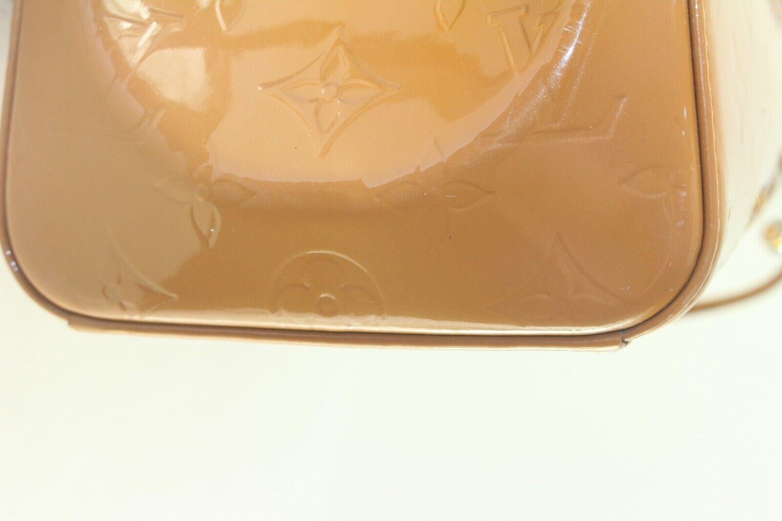 Louis Vuitton Nude Monogramm Vernis Brea Tote 2way mit Riemen 9LK725K im Angebot 1