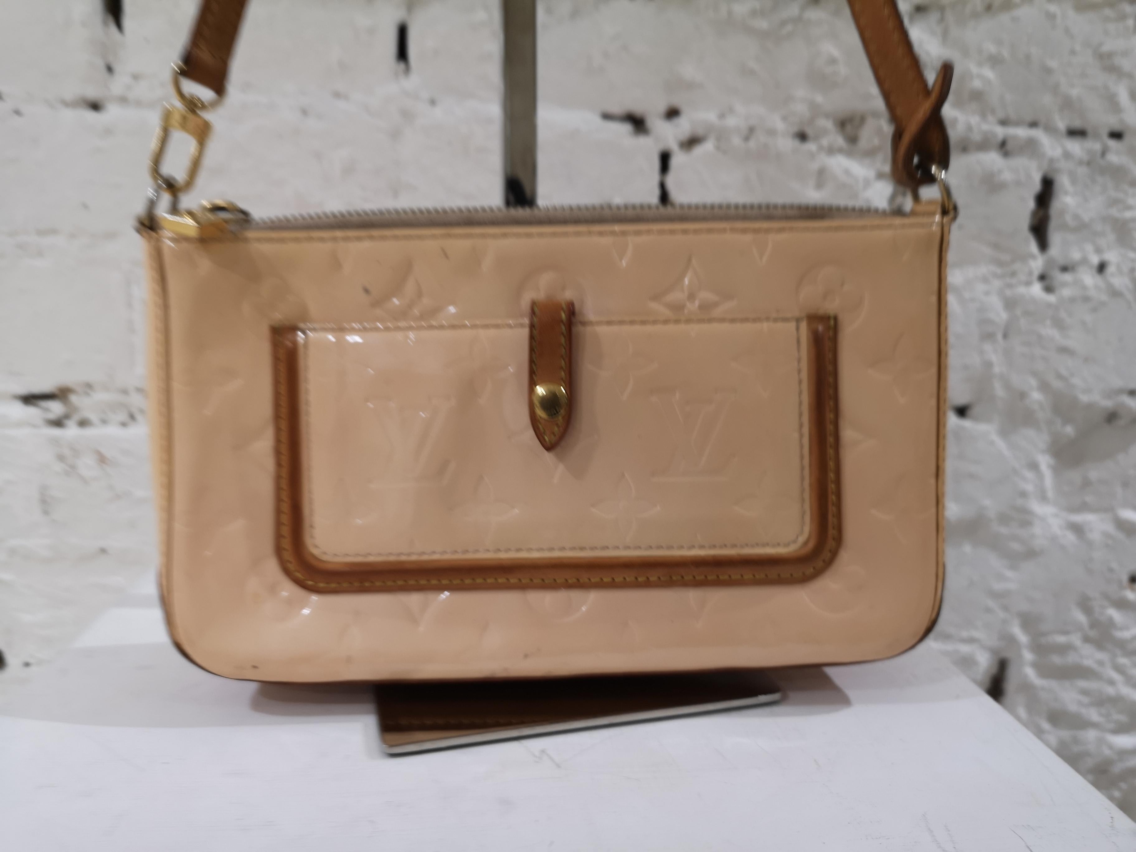 Louis Vuitton Nude Patent Leather Pochette Shoulder Bag 3