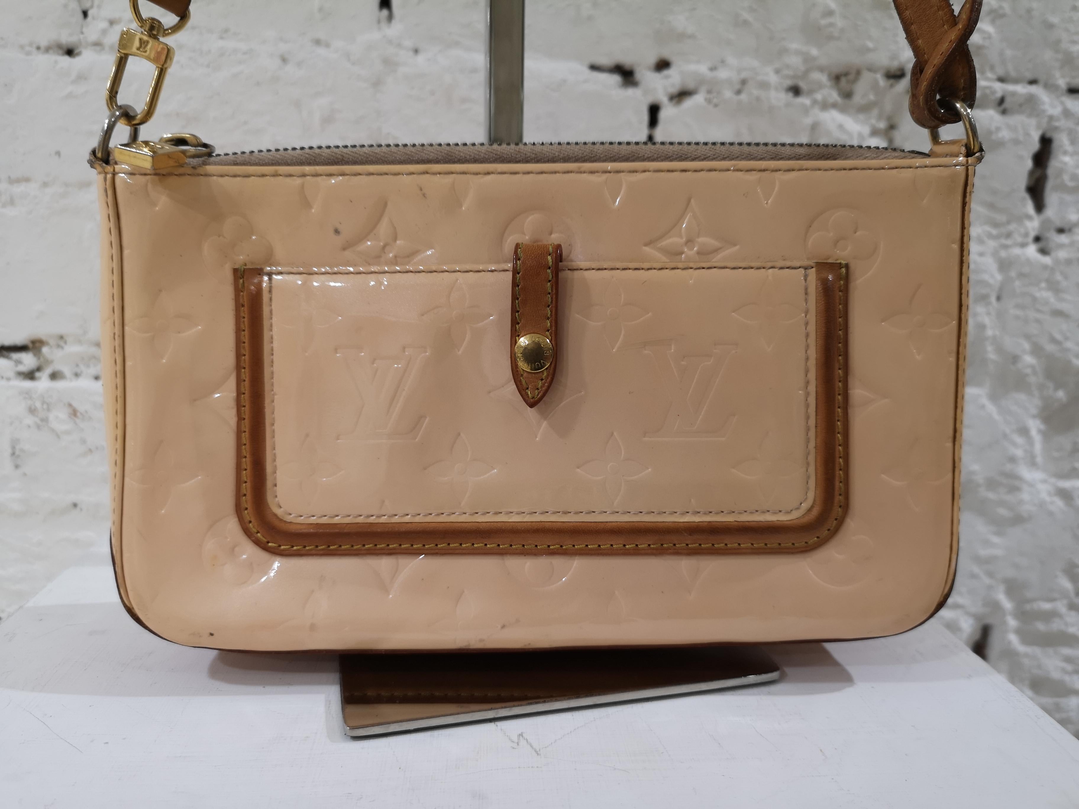 Louis Vuitton Nude Patent Leather Pochette Shoulder Bag 2