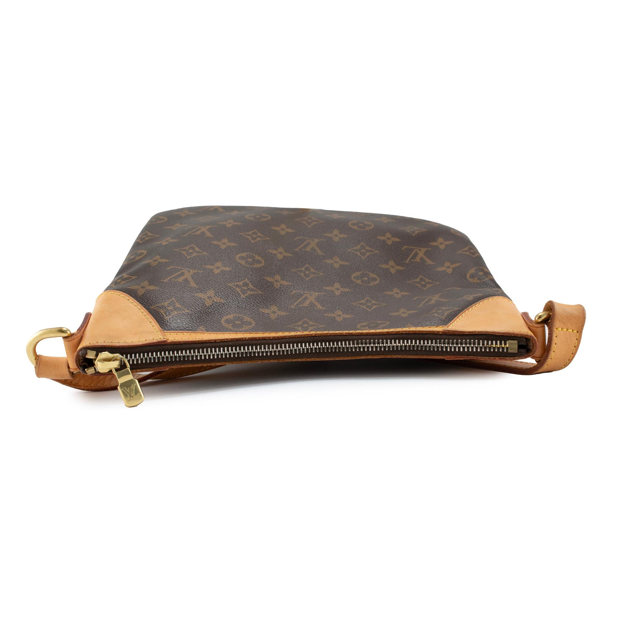 Louis Vuitton Odeon PM Postage M56390 Monogram Canvas Shoulder Crossbody Bag Pour femmes en vente