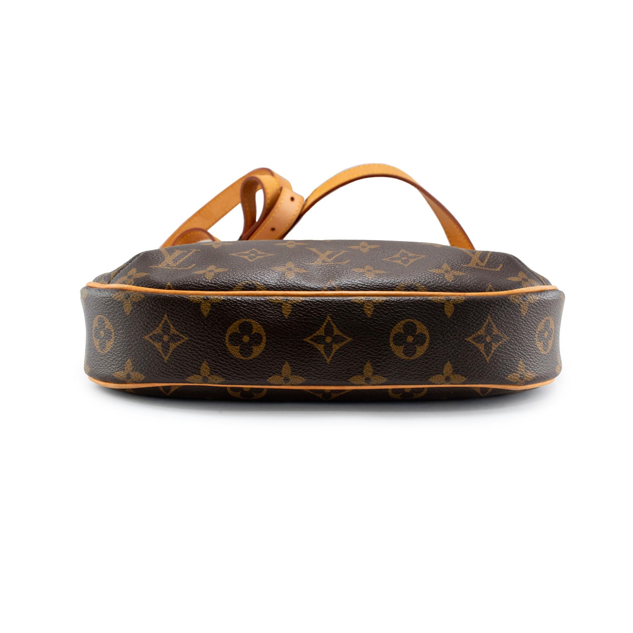 Louis Vuitton Odeon PM Postage M56390 Monogram Canvas Shoulder Crossbody Bag en vente 1