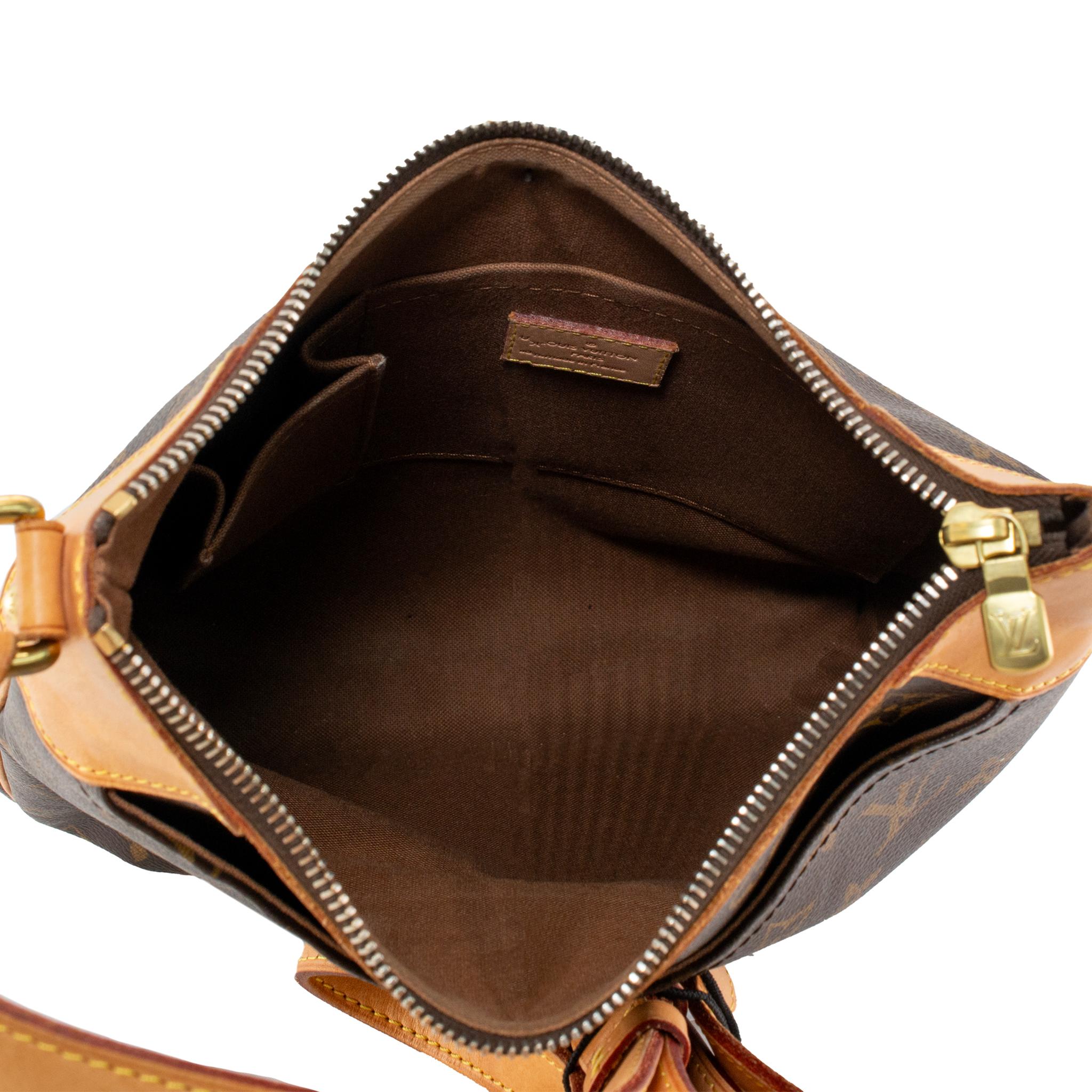 Louis Vuitton Odeon PM Postage M56390 Monogram Canvas Shoulder Crossbody Bag en vente 2