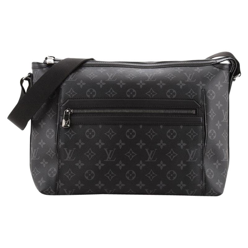 Louis Vuitton Yaranga Black Taiga Leather Messenger Bag For Sale at 1stDibs