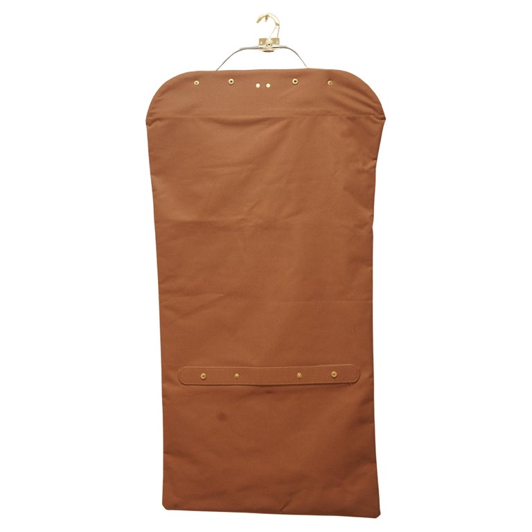 Louis Vuitton of Paris porta abiti in tela Tan con gruccia in