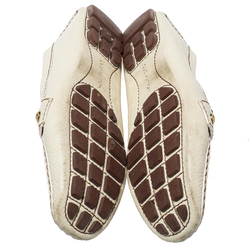 Louis Vuitton Off White Leather Monte Carlo Loafers Size 39 In Good Condition In Dubai, Al Qouz 2