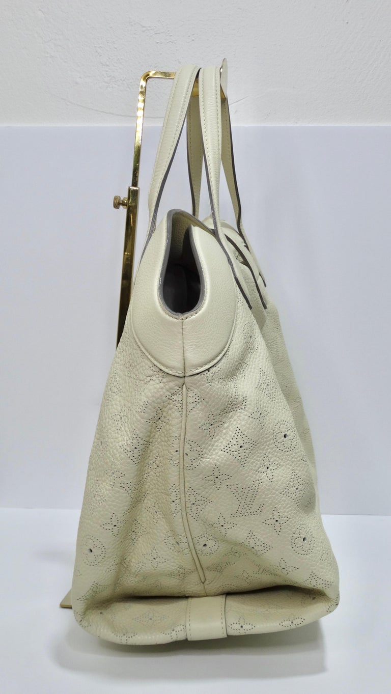 Louis Vuitton Mahina XS Bag - White Shoulder Bags, Handbags - LOU365037