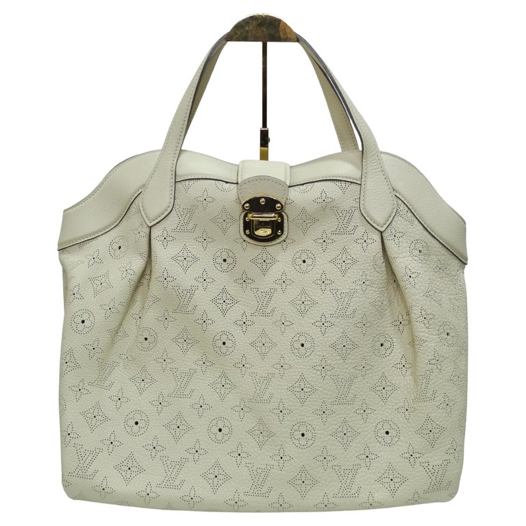 Shop Louis Vuitton MAHINA 2022 SS On My Side Pm (M59432) by nordsud