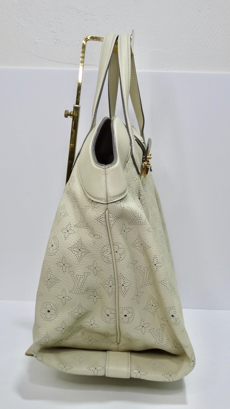 Louis Vuitton Off-White Monogram Mahina Cirrus PM Bag For Sale 4