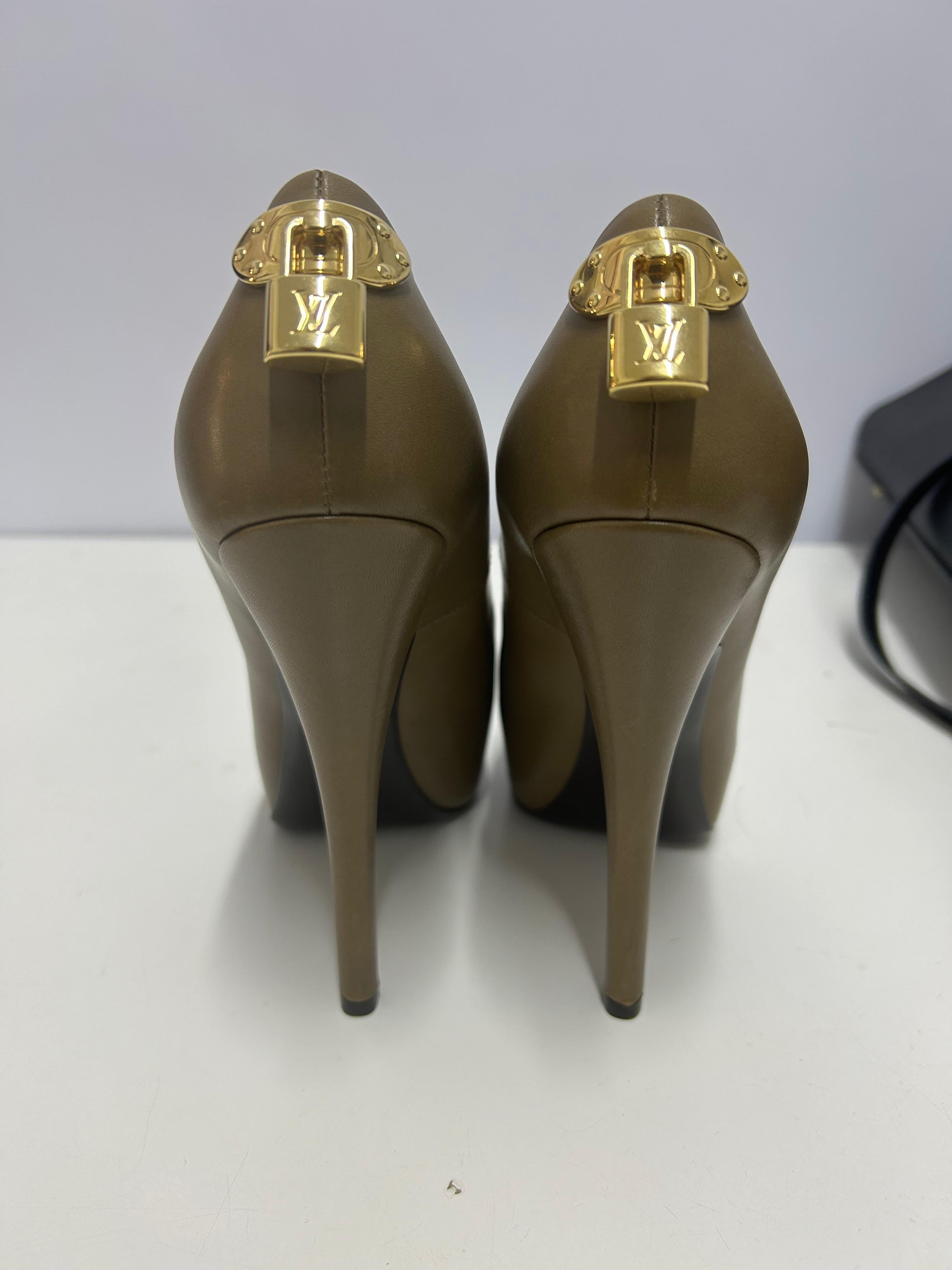 Louis Vuitton Oh Really Platform Pumps Size EU 37 For Sale 5