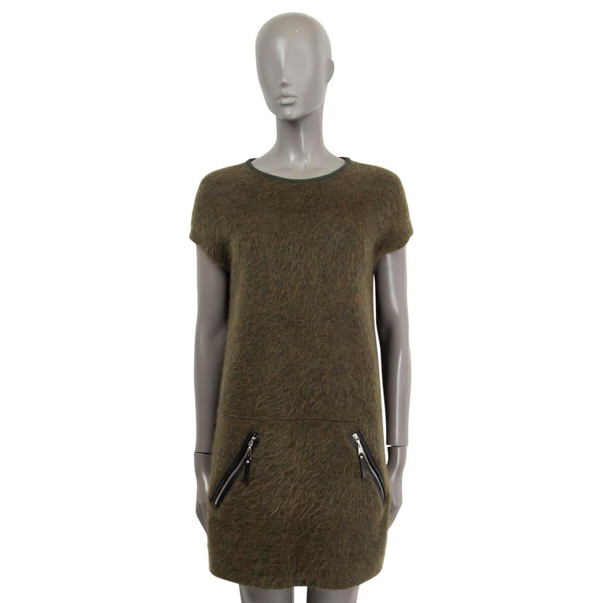 Noir LOUIS VUITTON Robe droite cape en mohair vert olive, taille M en vente