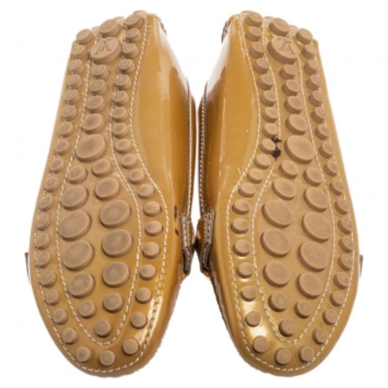 Louis Vuitton Olive Green Patent Leather Logo Loafers Size 36 For Sale 2