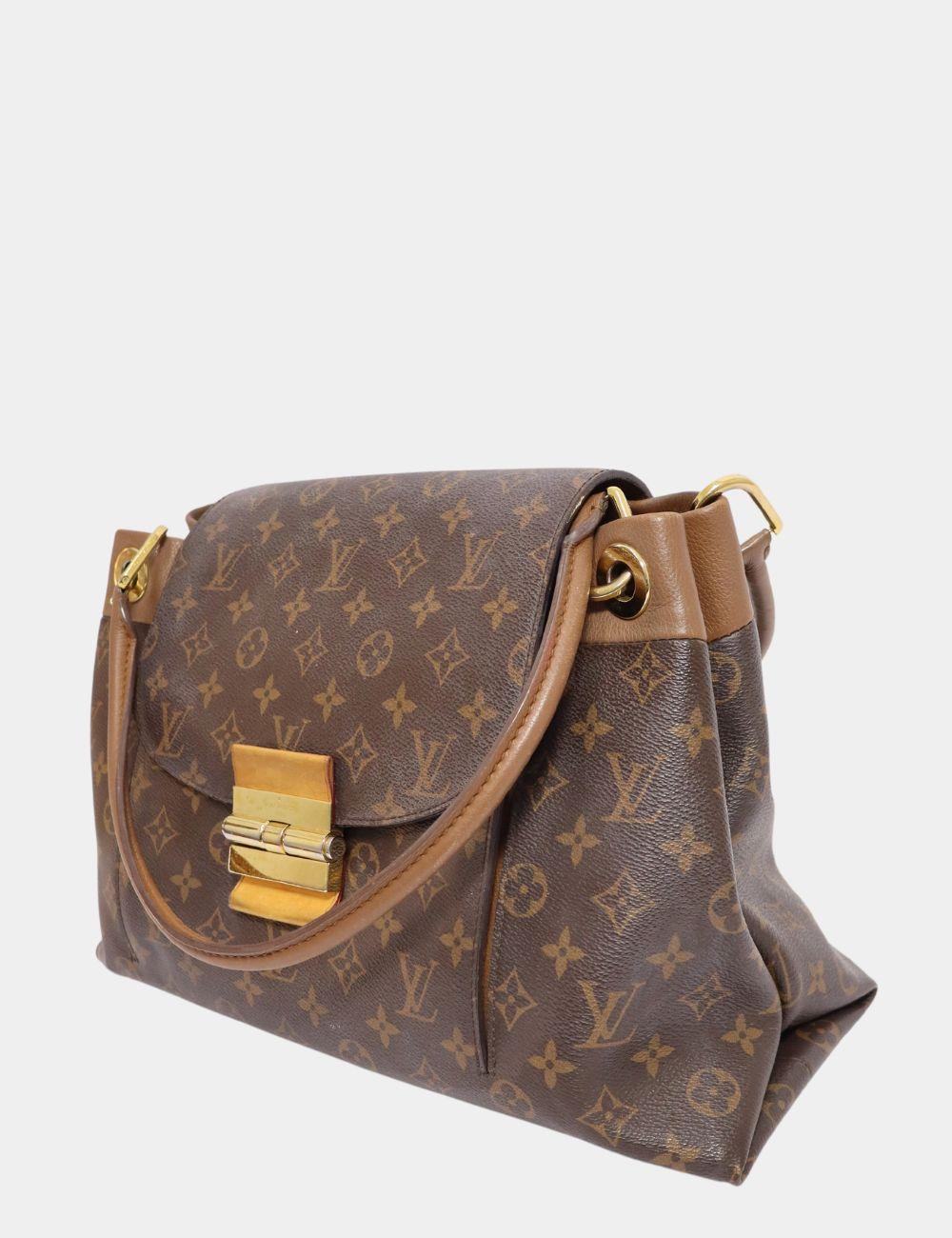 Louis Vuitton Havane Monogram Canvas Olympe Bag, Features two leather handles for shoulder, signature lock, and four interior slip pockets.

Material: Leather
Hardware: Gold
Height: 28cm
Width: 38cm
Depth: 15cm
Handle Drop: 19cm
Overall condition: