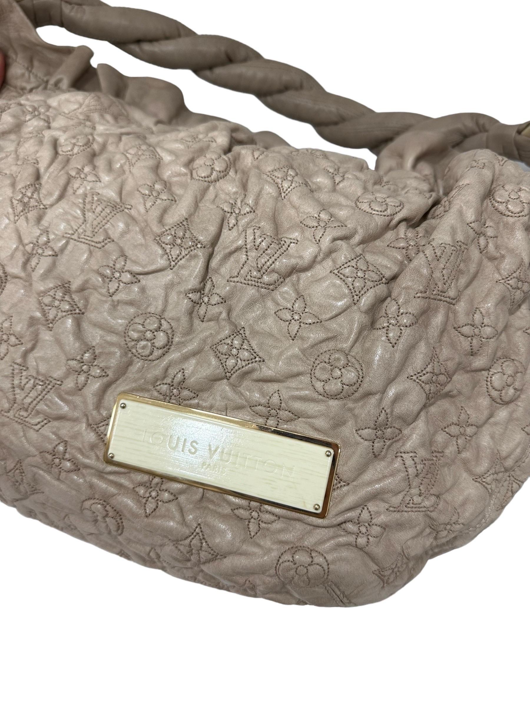 Louis Vuitton Olympe Nimbus sac à poignée supérieure en cuir beige Emprainte en vente 8