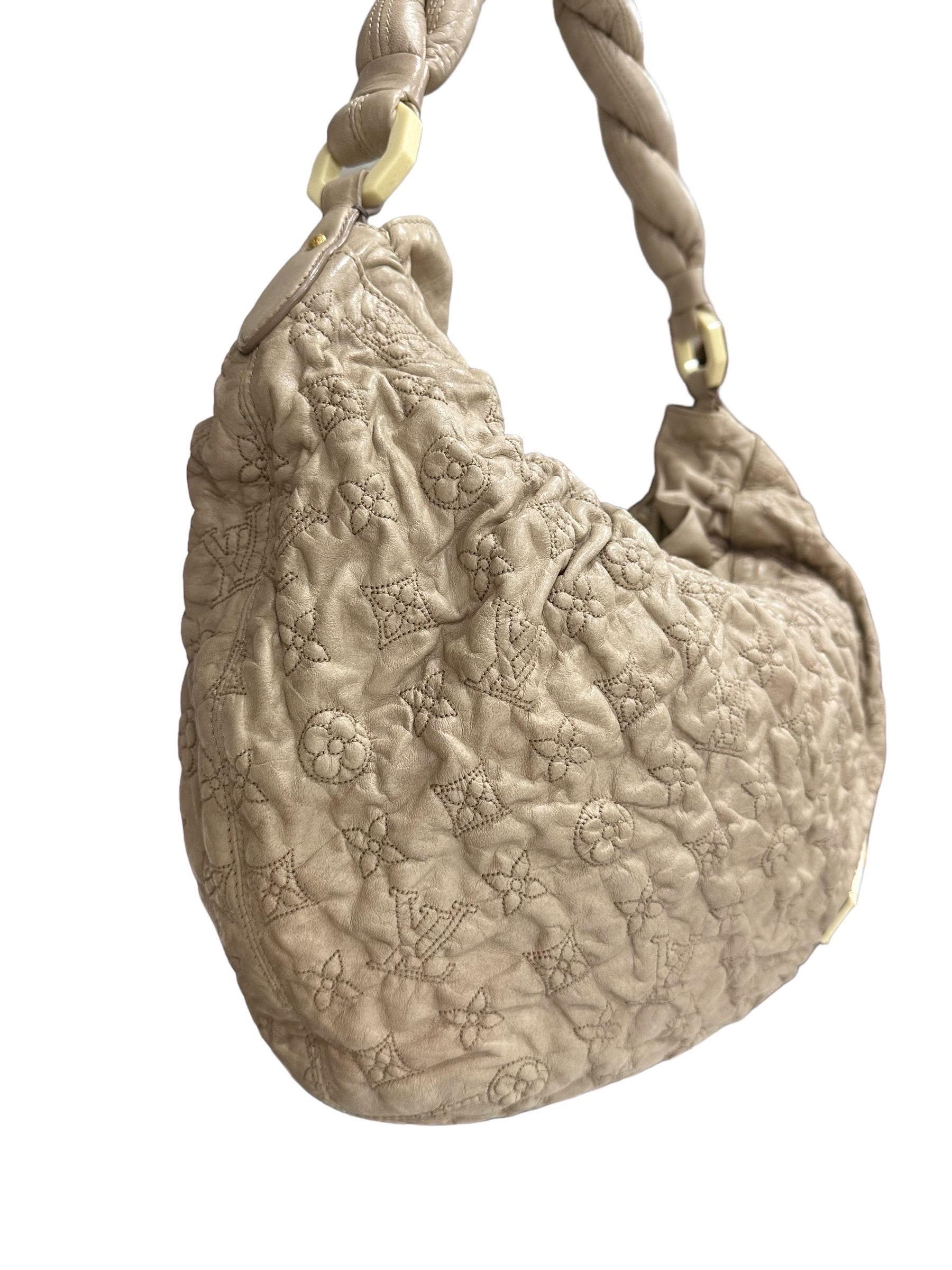 Louis Vuitton Olympe Nimbus Top Handle Bag Beige Emprainte Leather In Excellent Condition For Sale In Torre Del Greco, IT