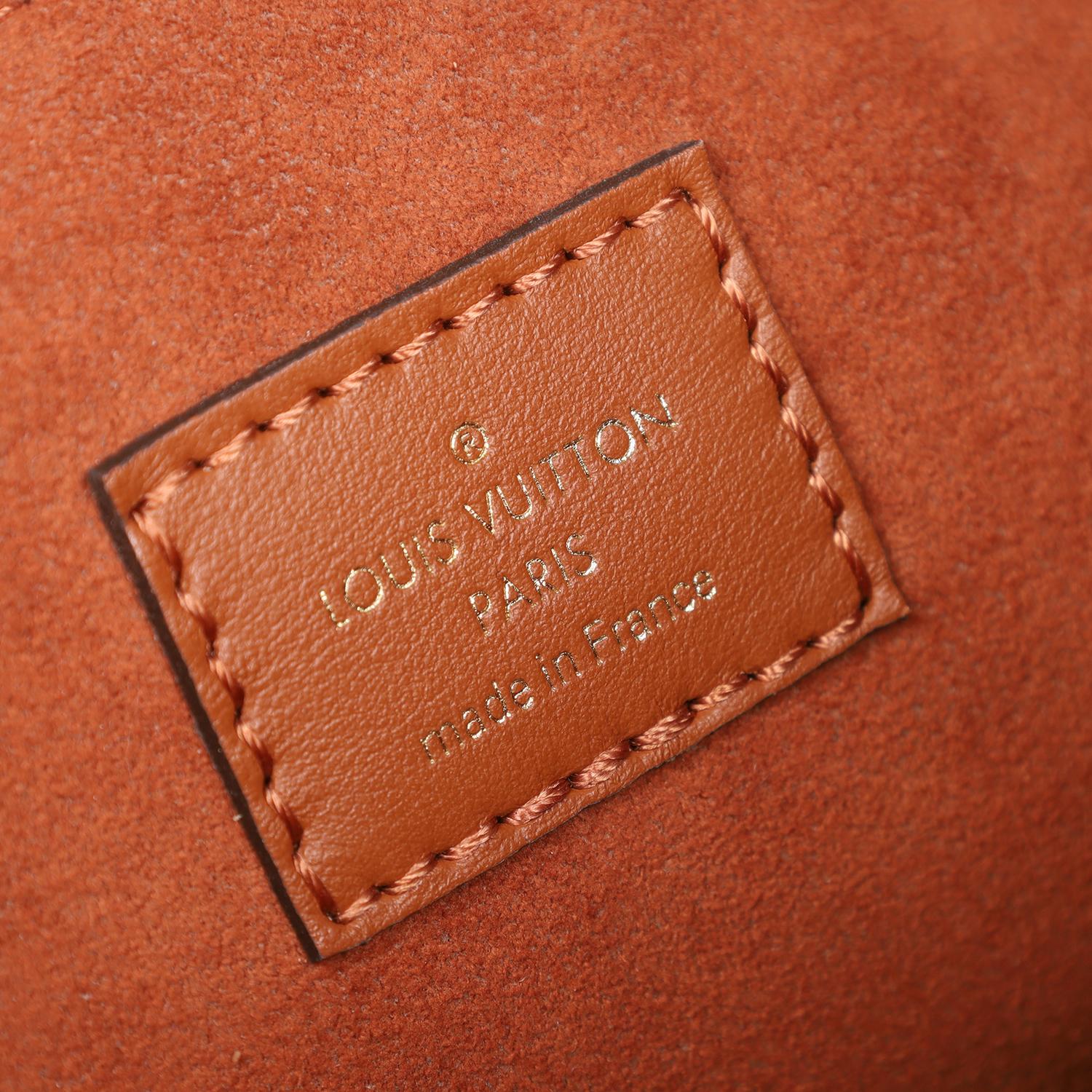 Louis Vuitton On My Side MM Sacoche en cuir et shearling Caramel Brown en vente 10