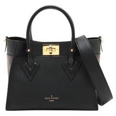 Louis Vuitton On My Side PM Monogram Sides Borsa Tote in pelle a 2 vie