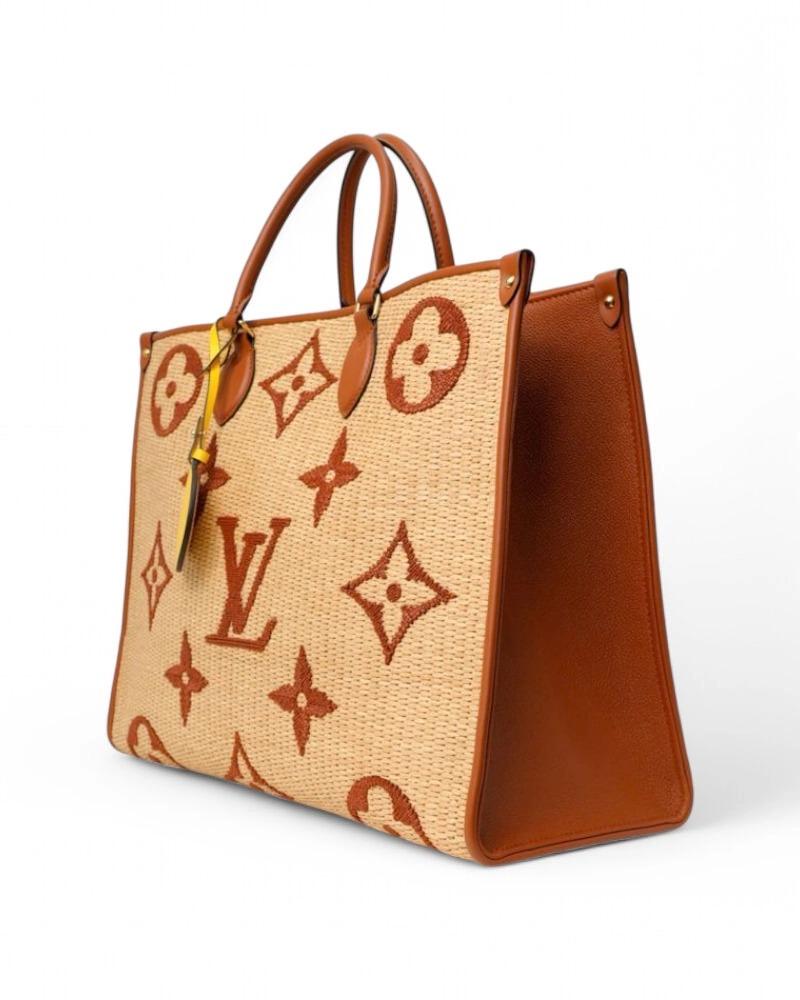 Beige Louis Vuitton OnTheGo GM Raffia Giant Monogram Camel en vente
