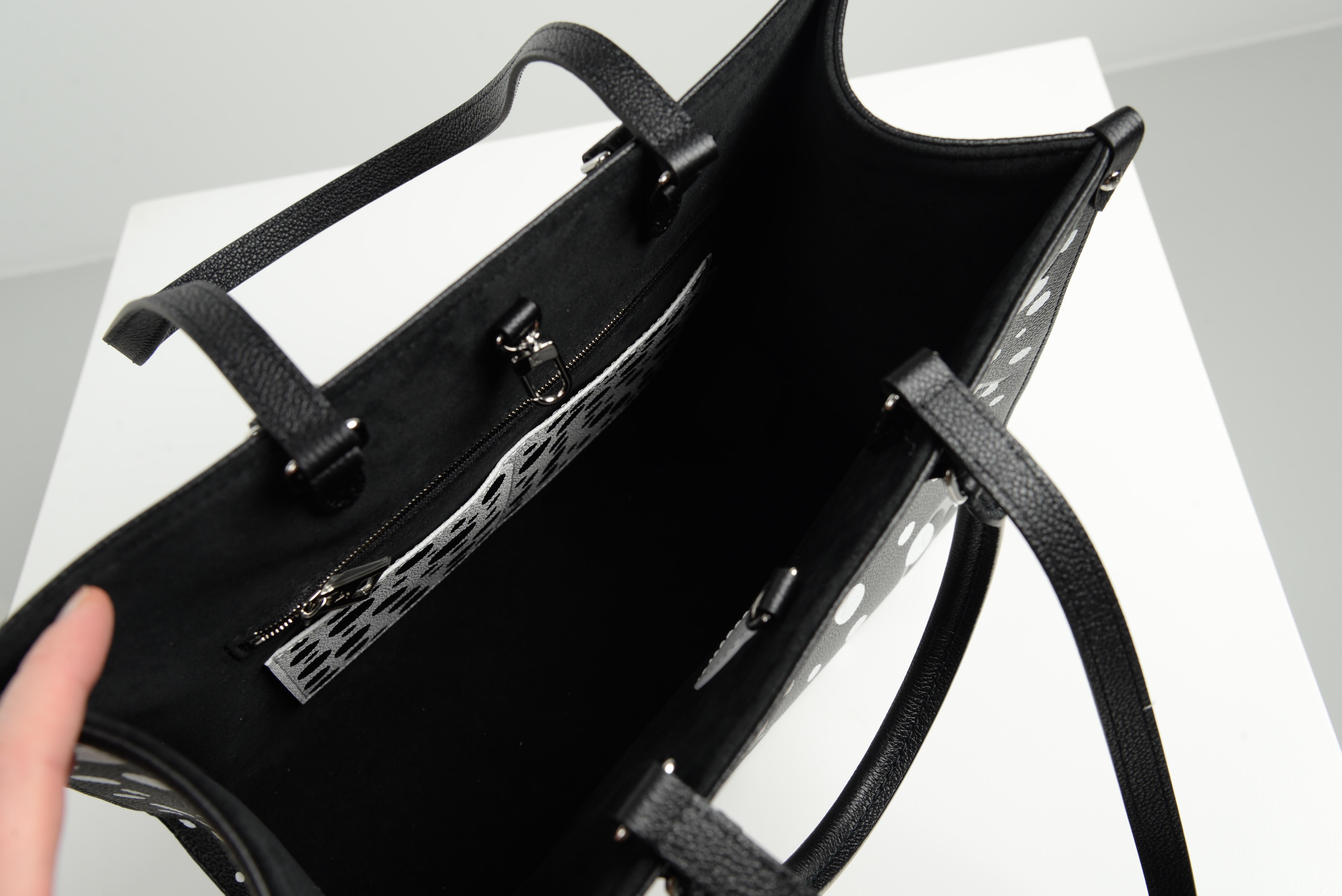 Louis Vuitton OnTheGo MM Bag Yayoi Kusama NEW Full-Set For Sale 6