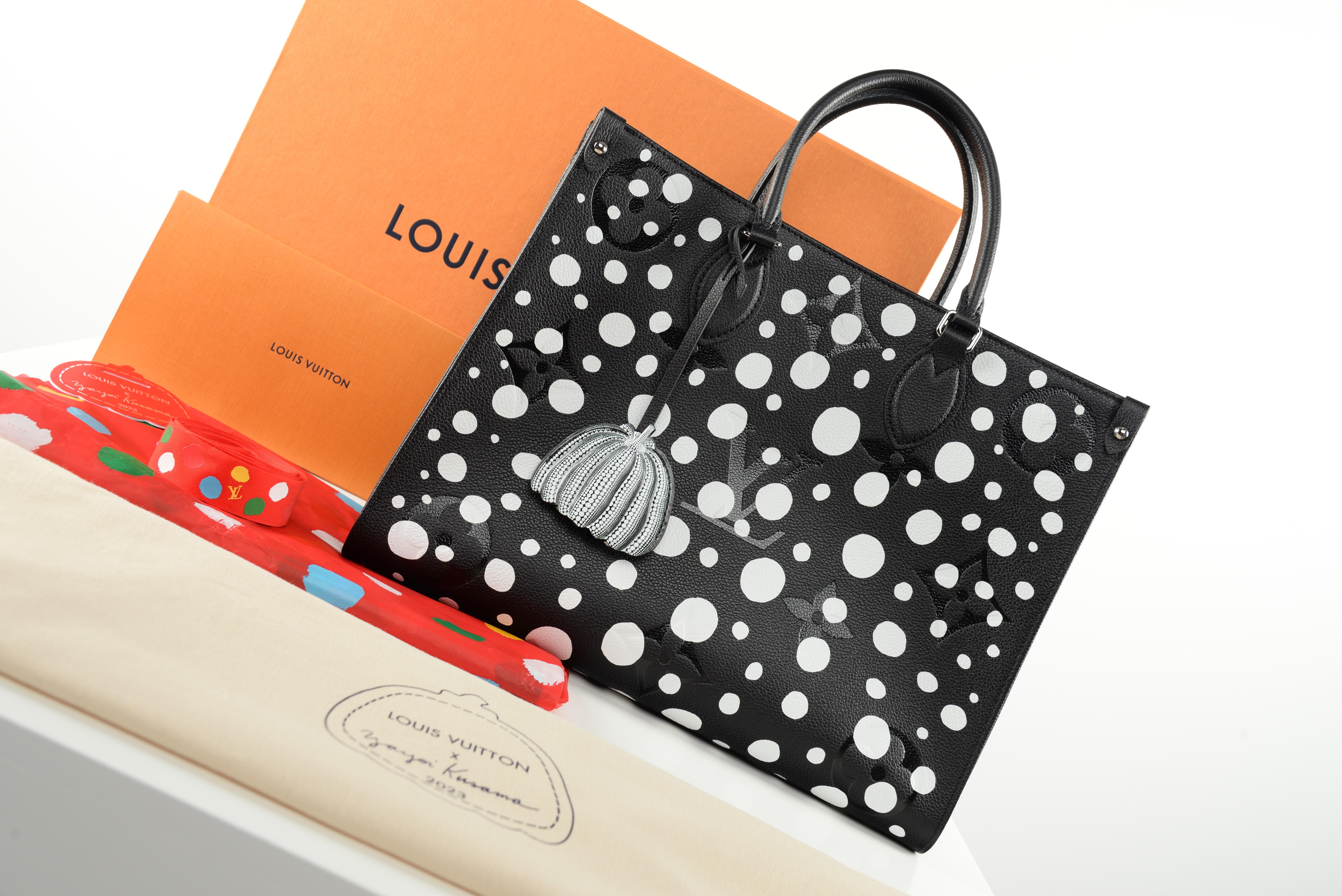 Louis Vuitton OnTheGo MM Bag Yayoi Kusama NEW Full-Set For Sale 7