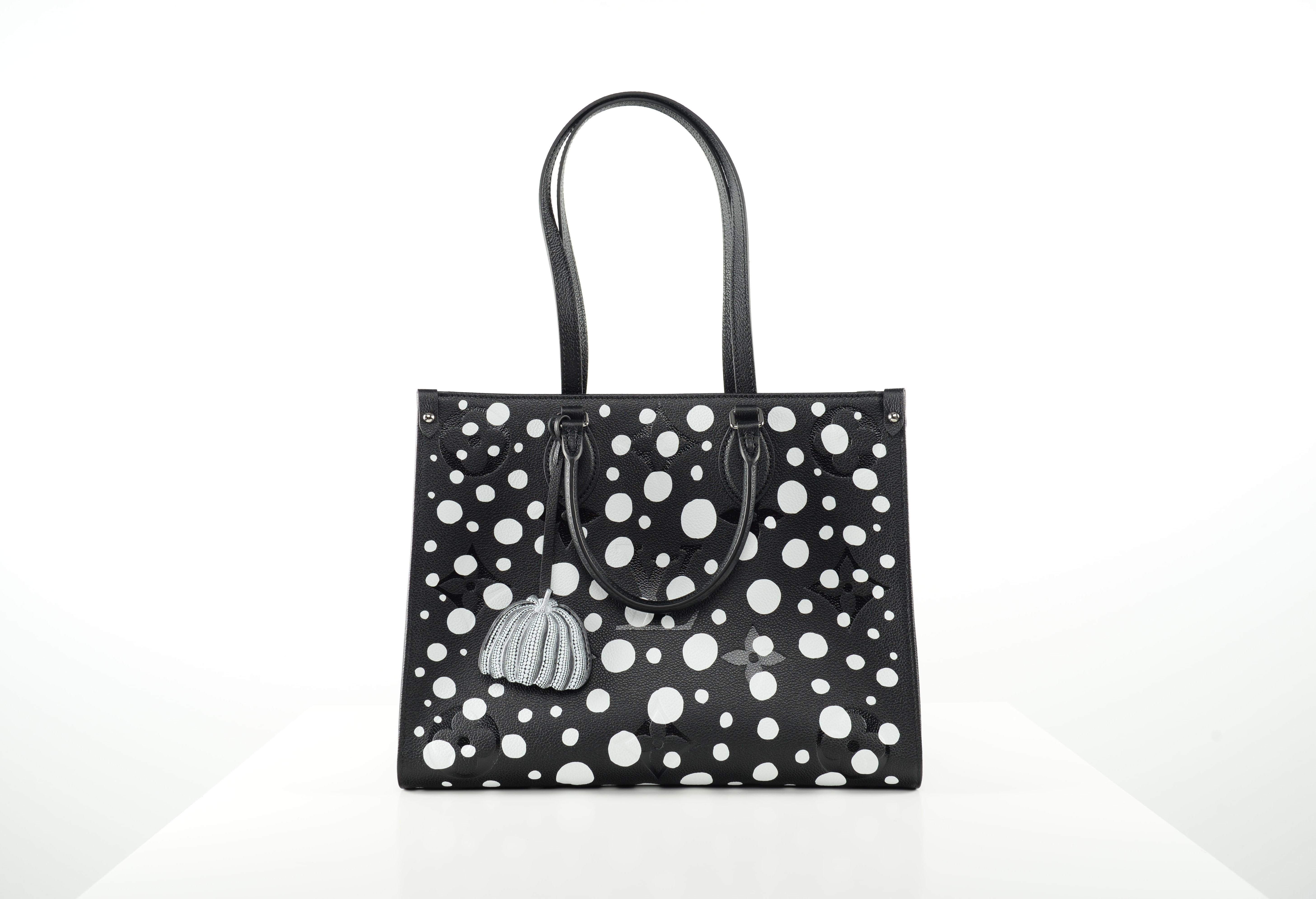 Women's or Men's Louis Vuitton OnTheGo MM Bag Yayoi Kusama NEW Full-Set For Sale