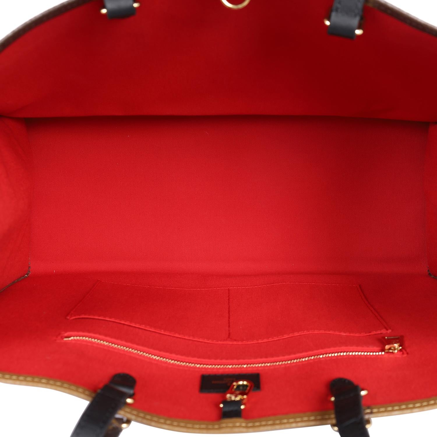 Louis Vuitton Onthego Monogram MM Reverse Monogram Tote Gigante in vendita 6