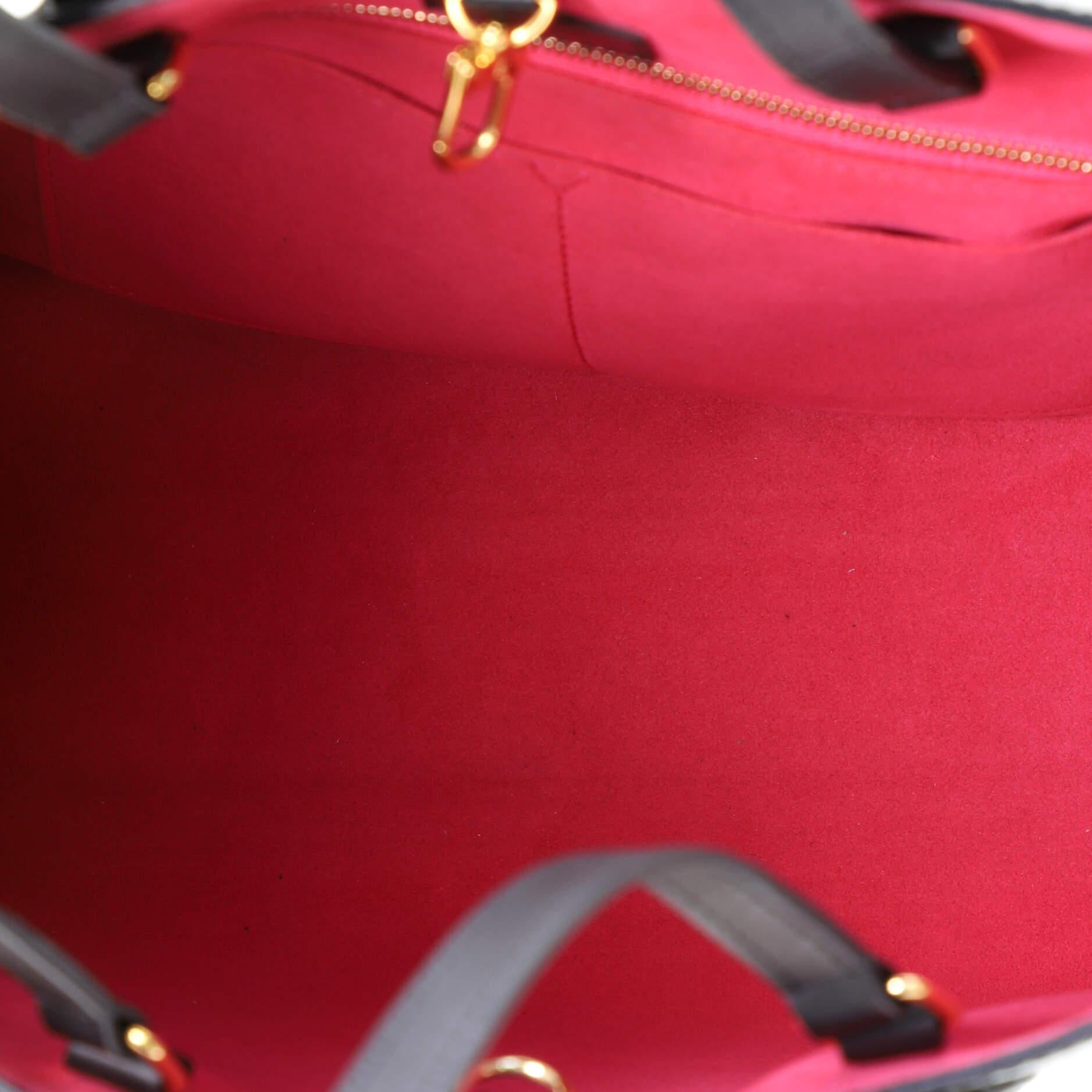 Louis Vuitton OnTheGo Tote Epi Leather MM In Good Condition In NY, NY