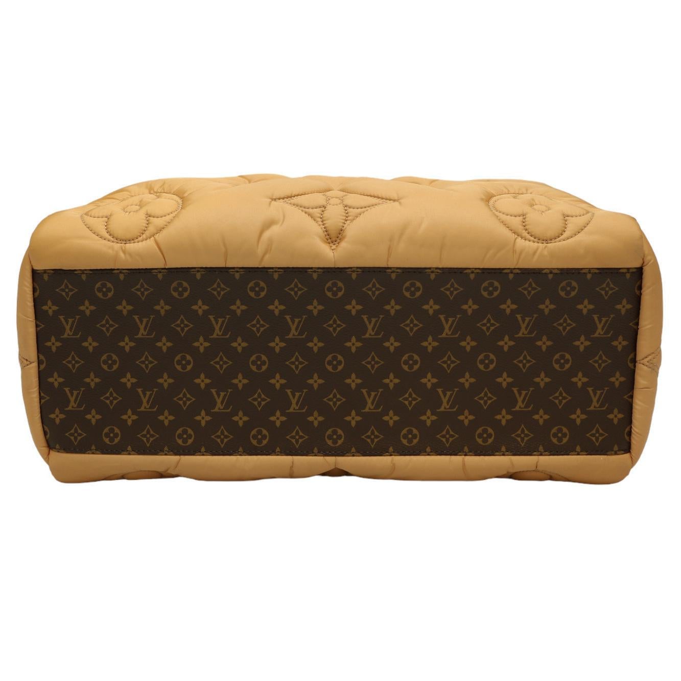 Louis Vuitton OnTheGo Tragetasche im Angebot 2