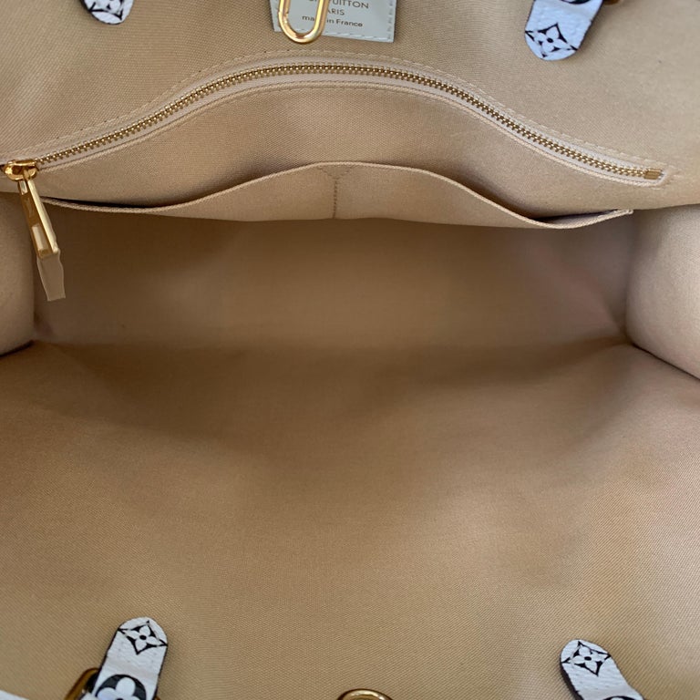 3D model Louis Vuitton Bag Onthego Giant Monogram Khaki White VR / AR /  low-poly