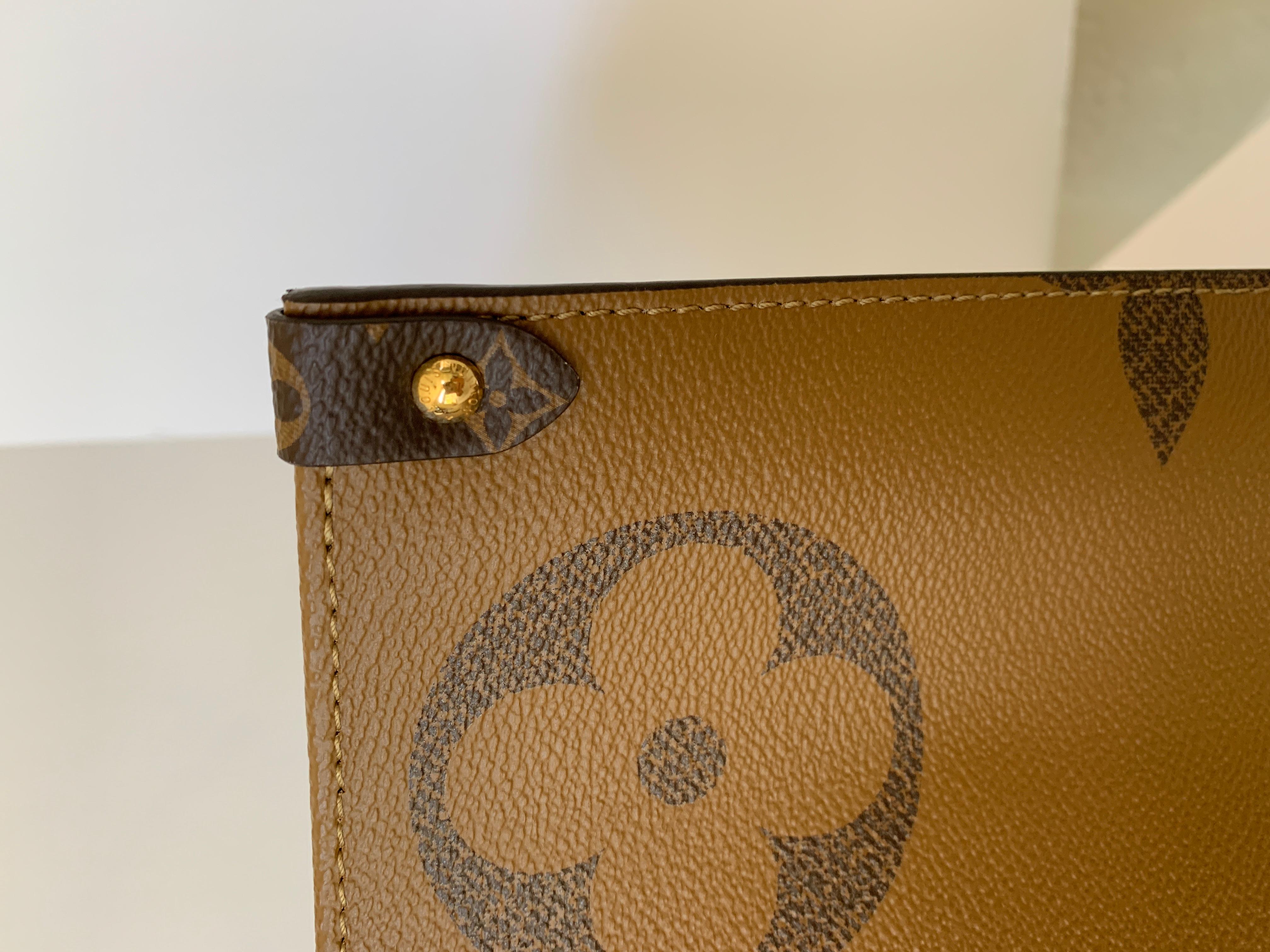 Louis Vuitton Onthego Tote Giant Monogram Reverse 2