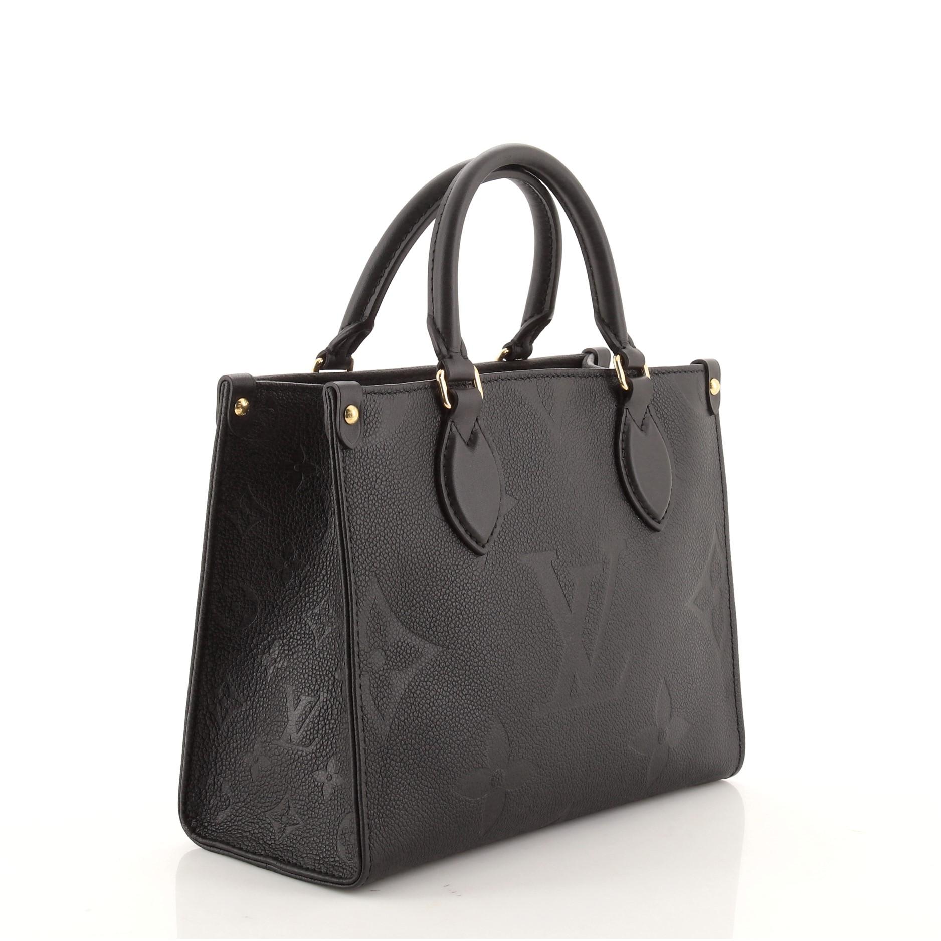 Zustand: Ausgezeichnet. Scratches on hardware.
Accessories: With Strap
Measurements: Handle Drop 3.5
