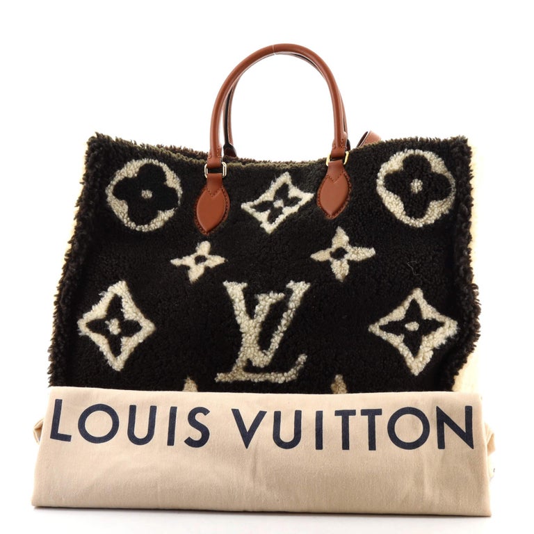 Louis Vuitton OnTheGo Tote Monogram Giant Teddy Fleece GM at 1stDibs   fleece louis vuitton bag, louis vuitton teddy fleece bag, louis vuitton  fleece bag